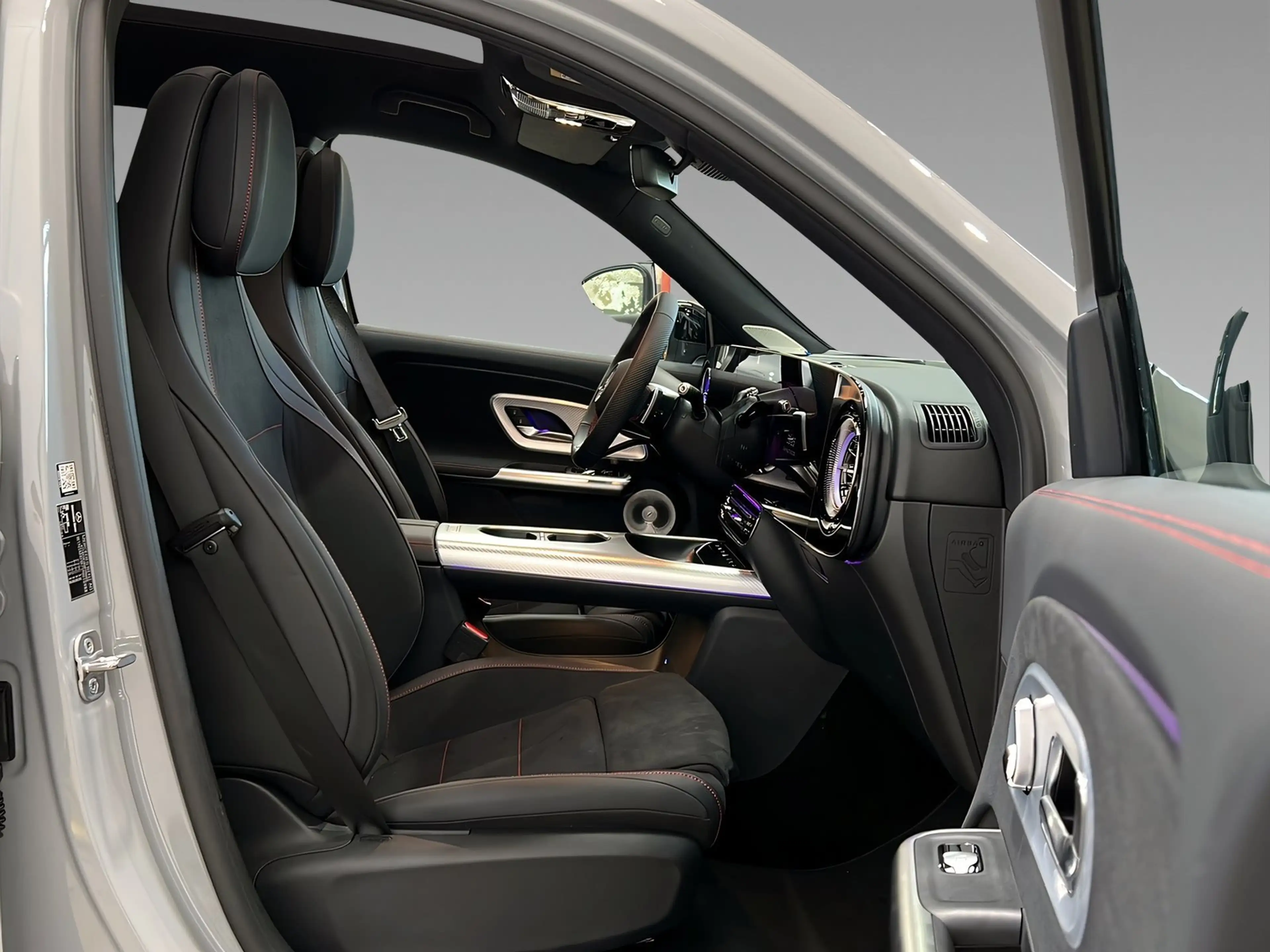 Mercedes-Benz GLB 220 4MATIC+FACELIFT+AMG+AHK+PREMIUM_PLUS+3D — photo 14