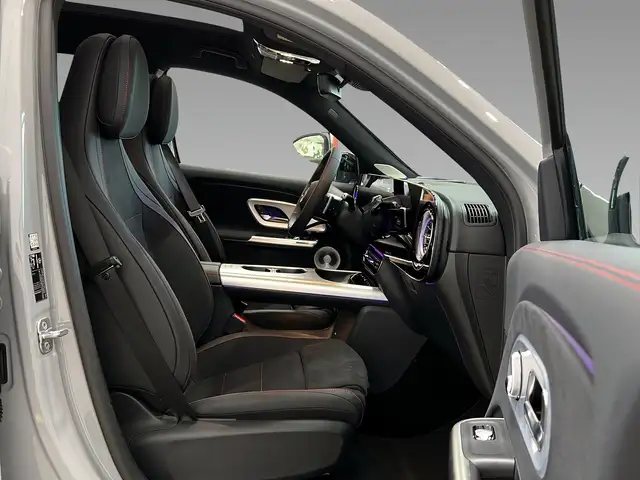 Mercedes-Benz GLB view 14