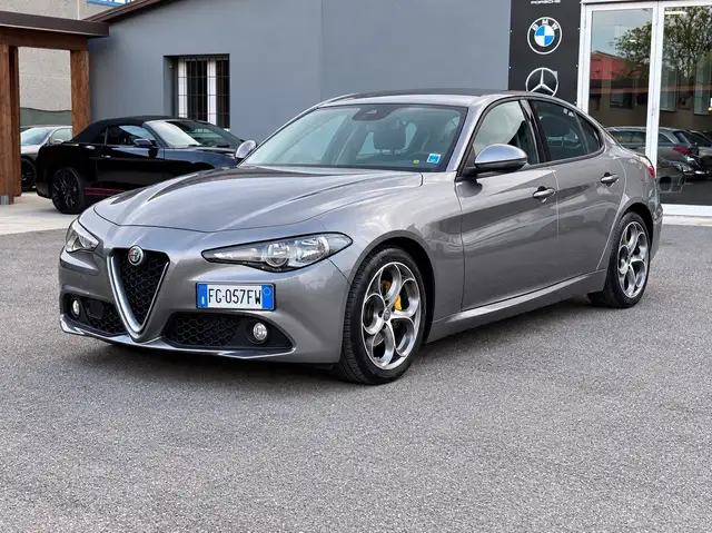 Alfa Romeo Giulia Giulia 2.2 Turbodiesel 150 CV AT8