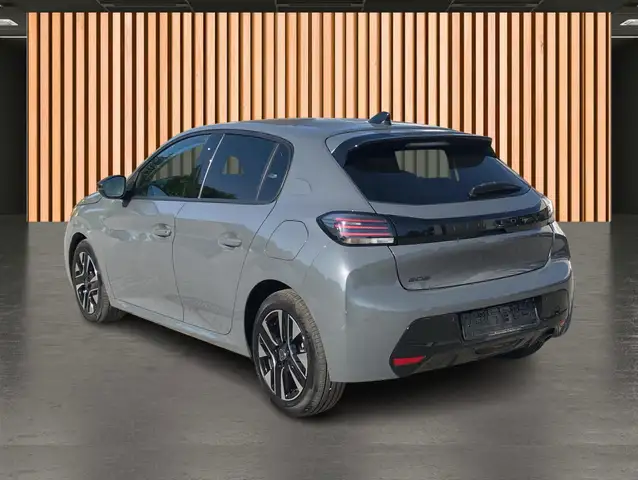 Peugeot 208 view 8