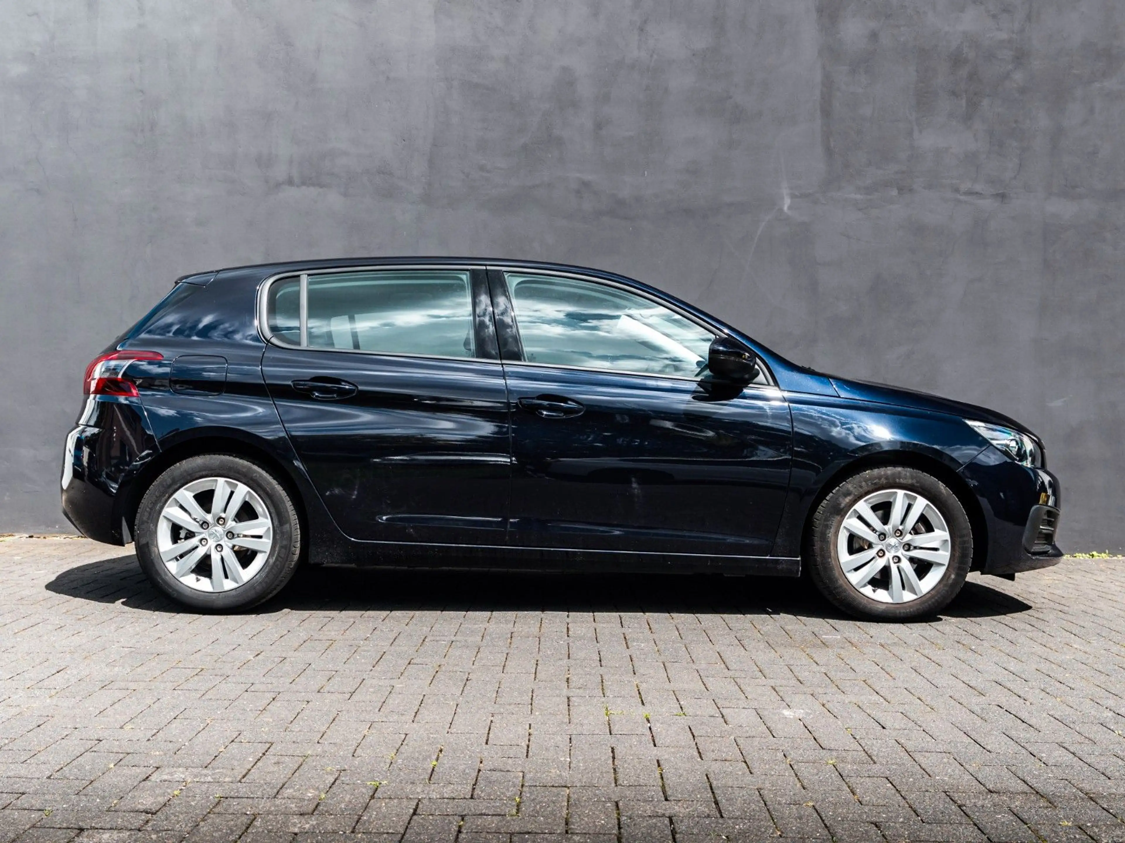 Peugeot 308 Active — photo 4