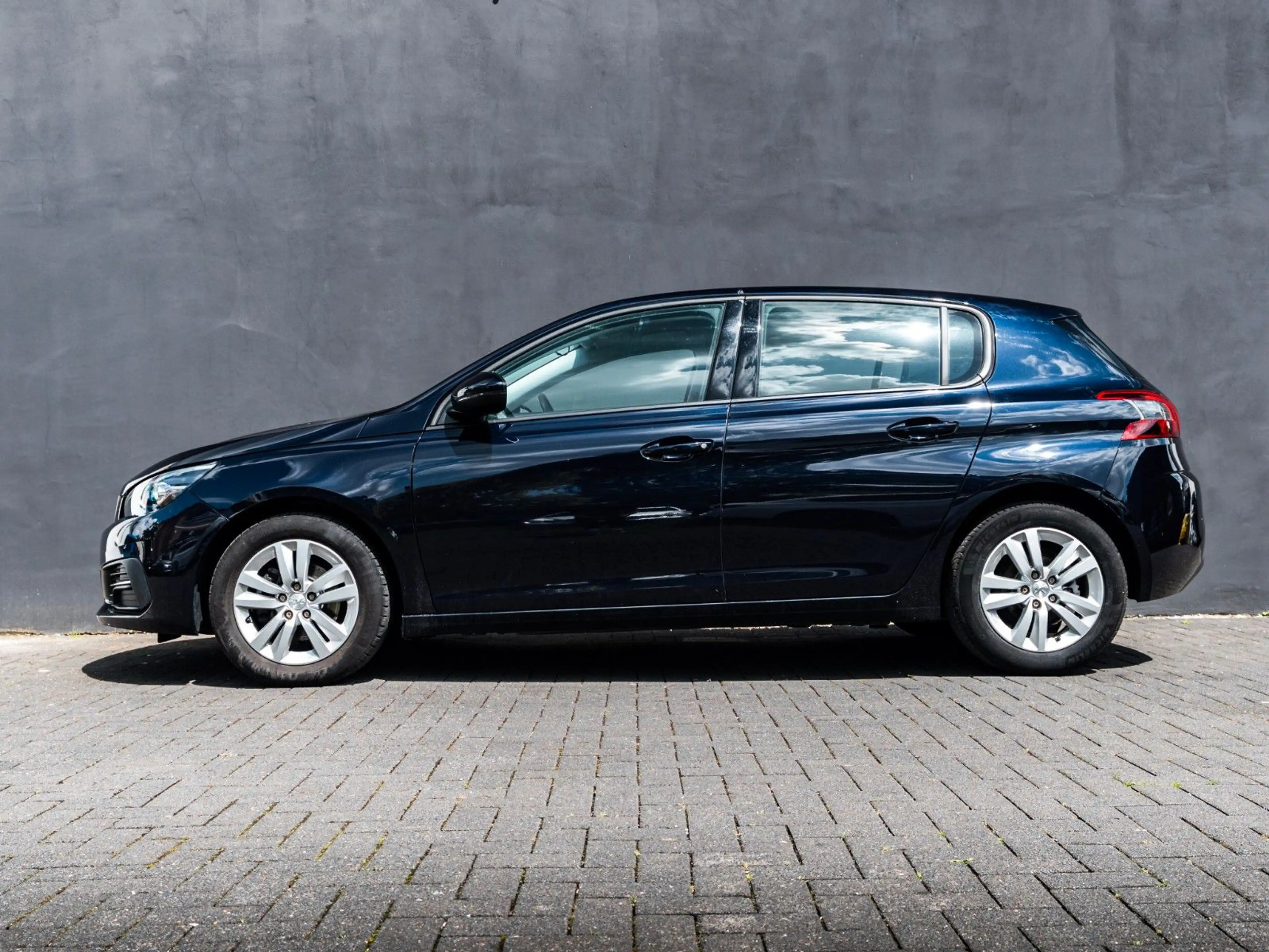 Peugeot 308 Active — photo 5