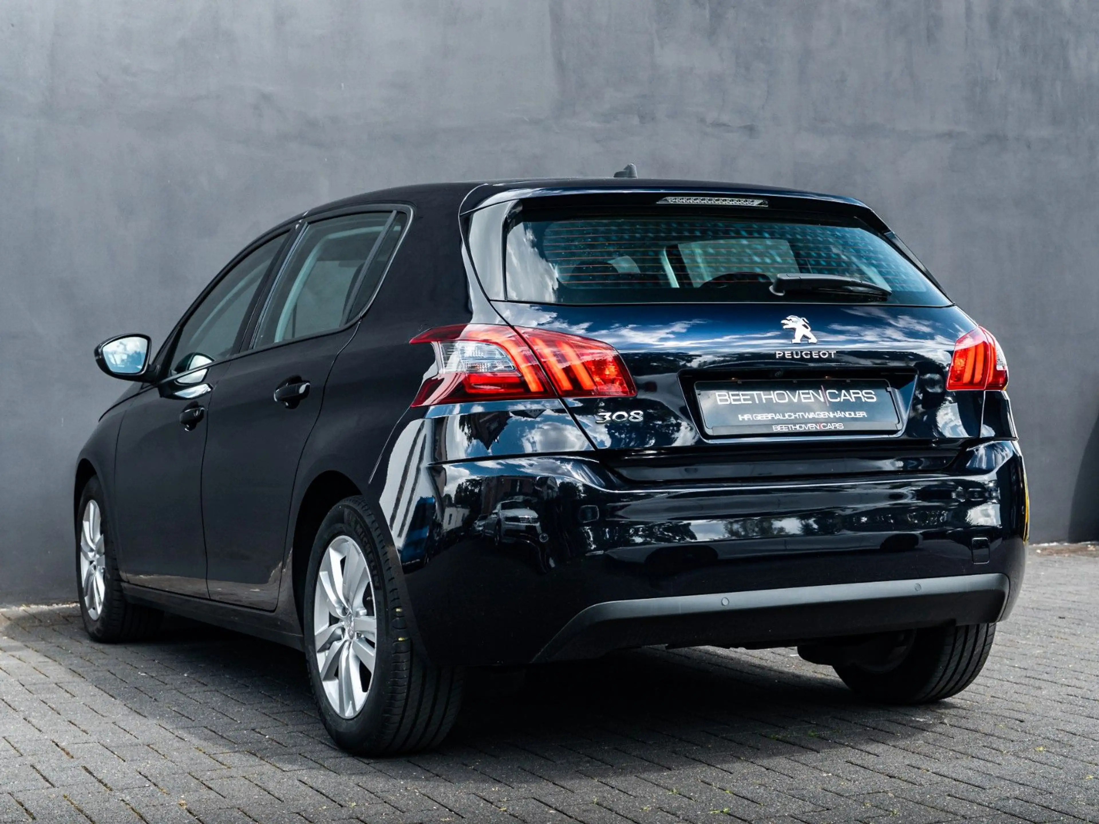 Peugeot 308 Active — photo 6