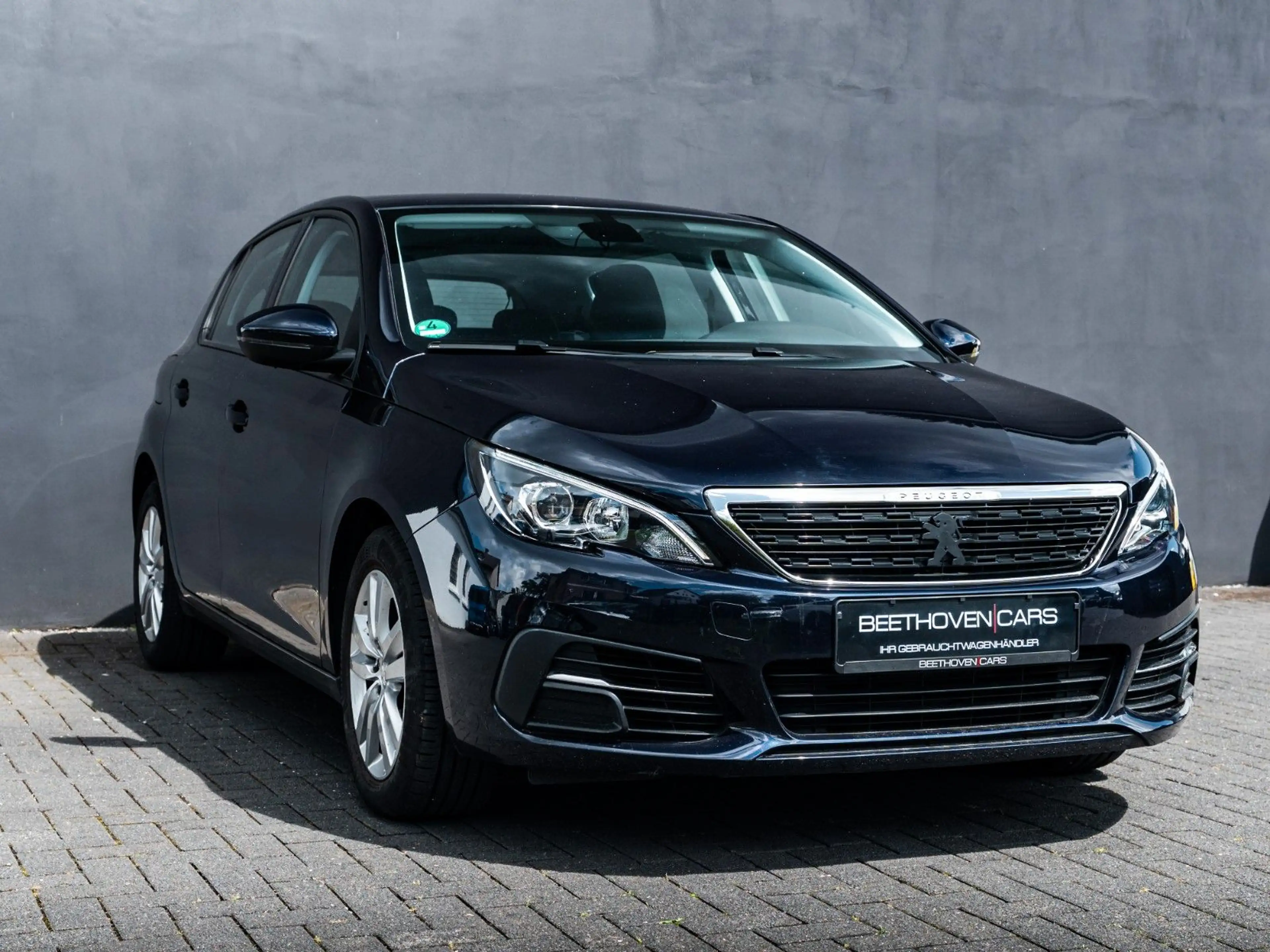 Peugeot 308 Active — photo 3