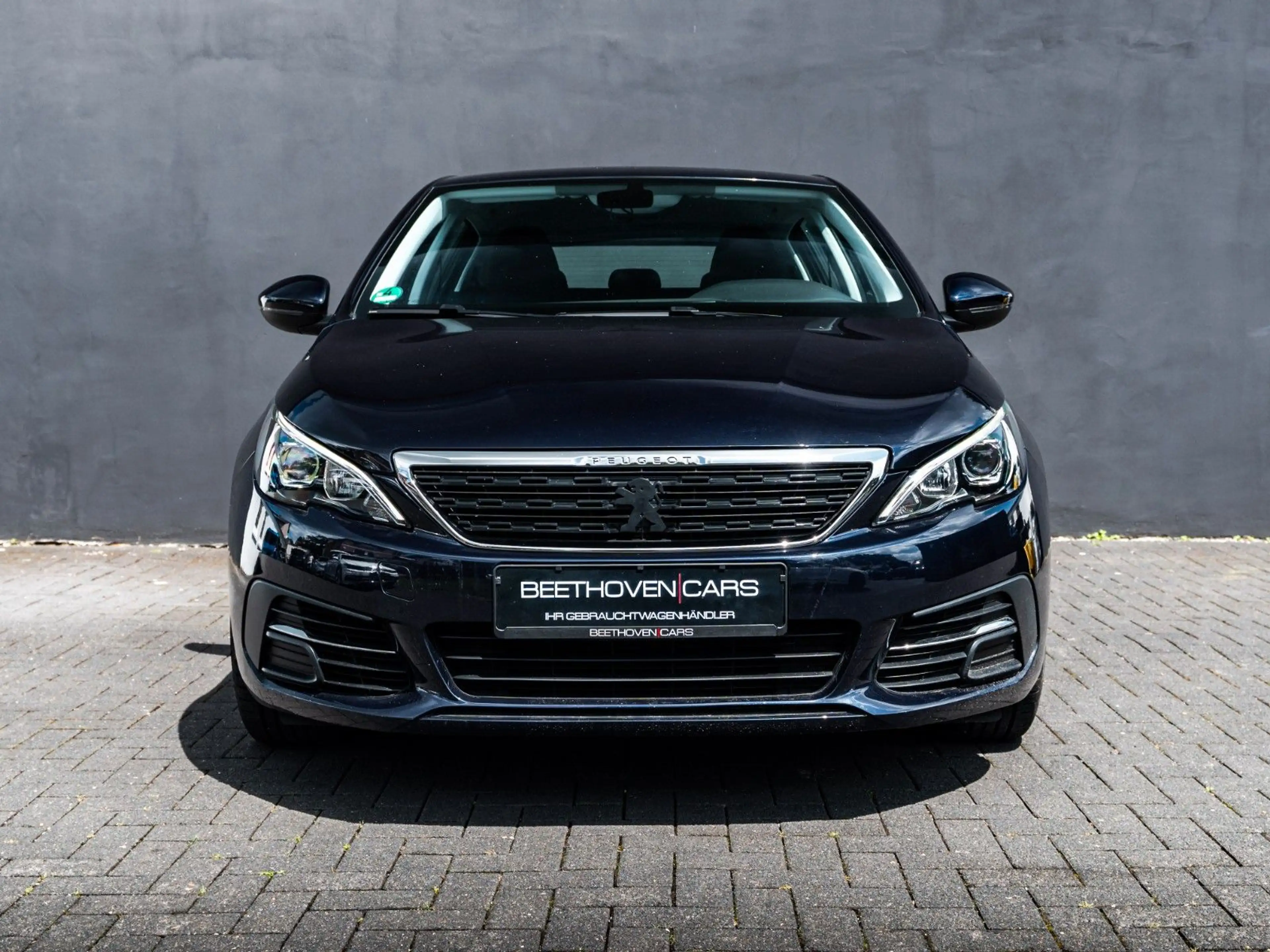 Peugeot 308 Active — photo 2