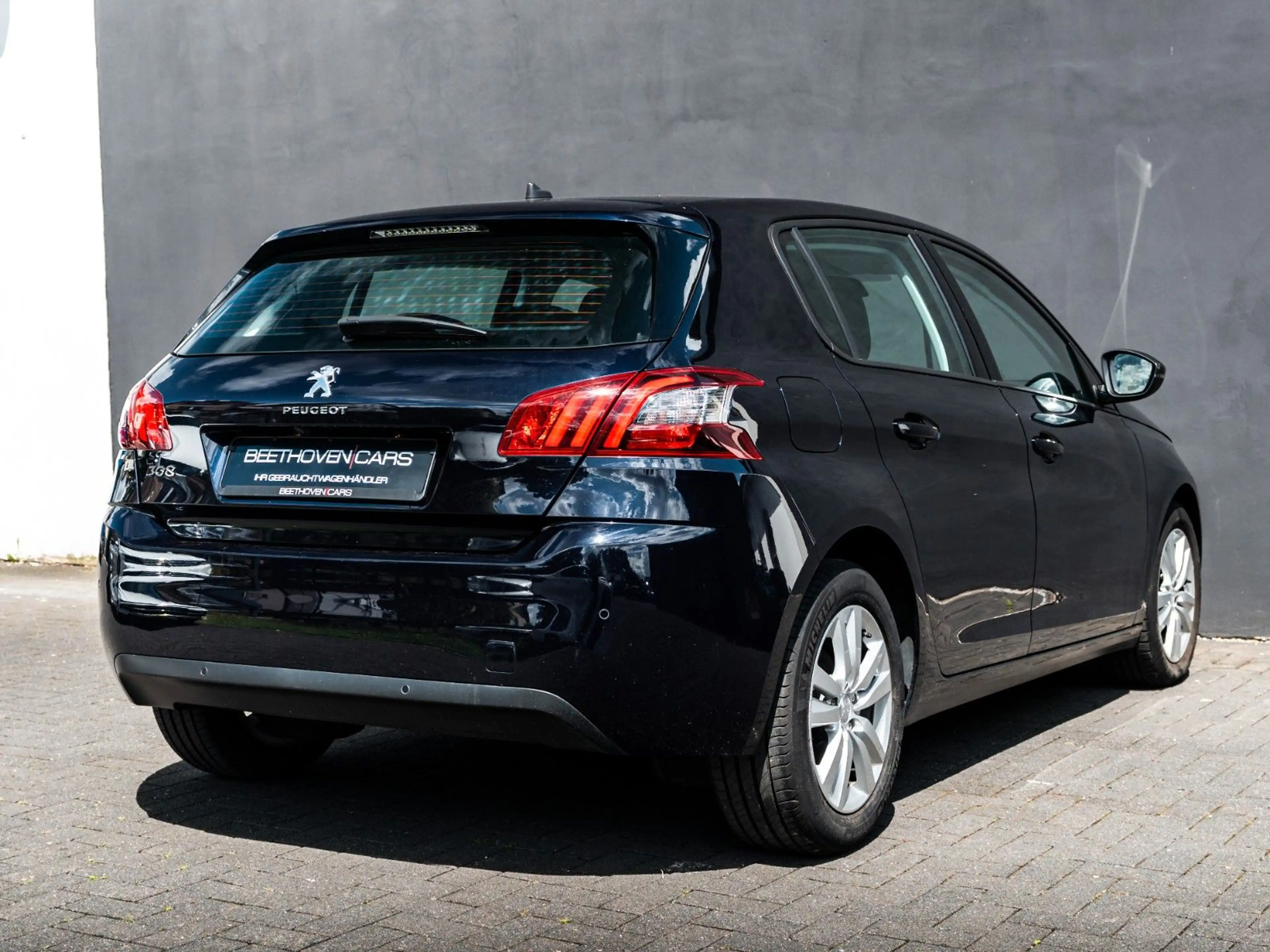 Peugeot 308 Active — photo 8