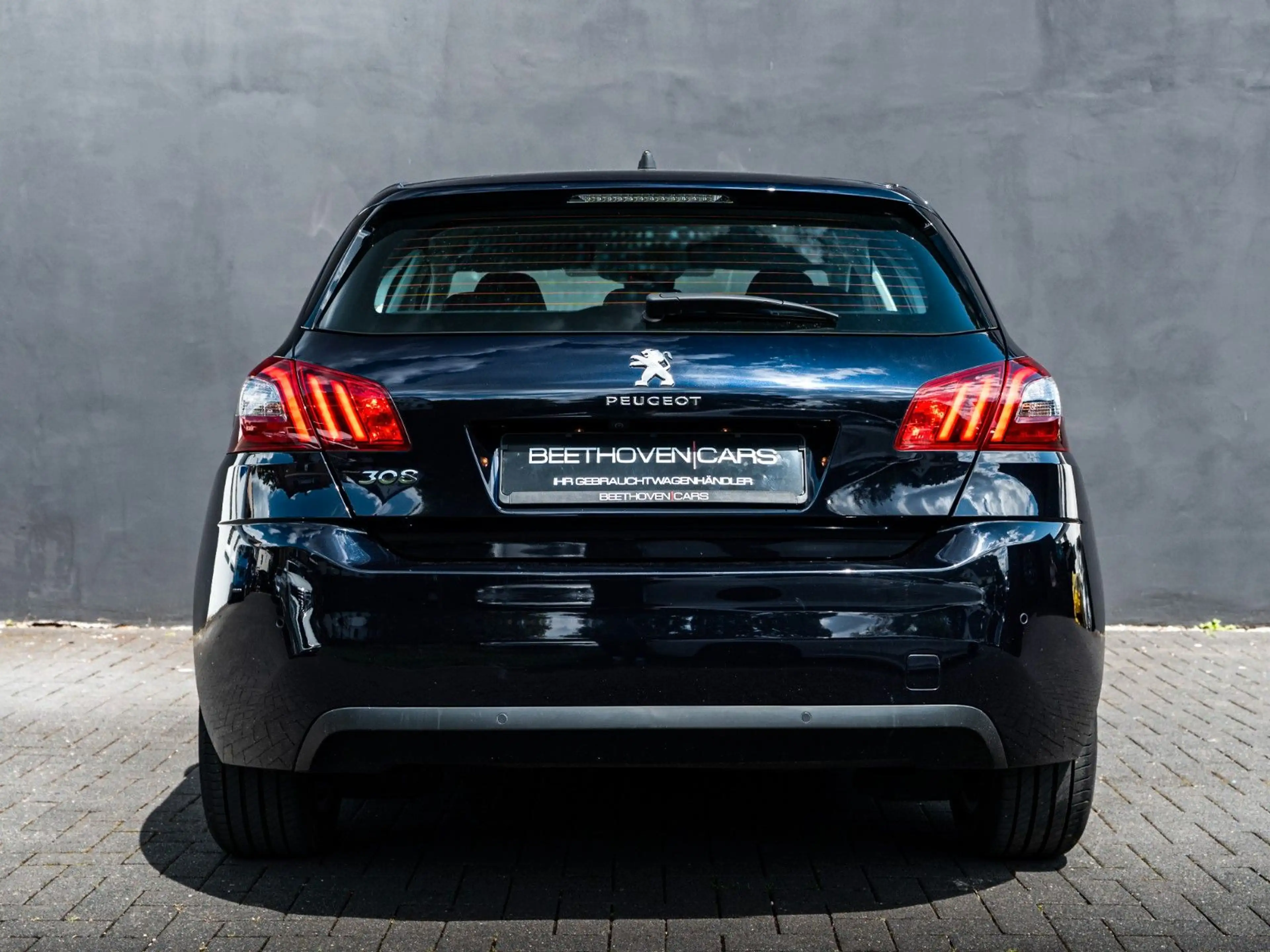 Peugeot 308 Active — photo 7