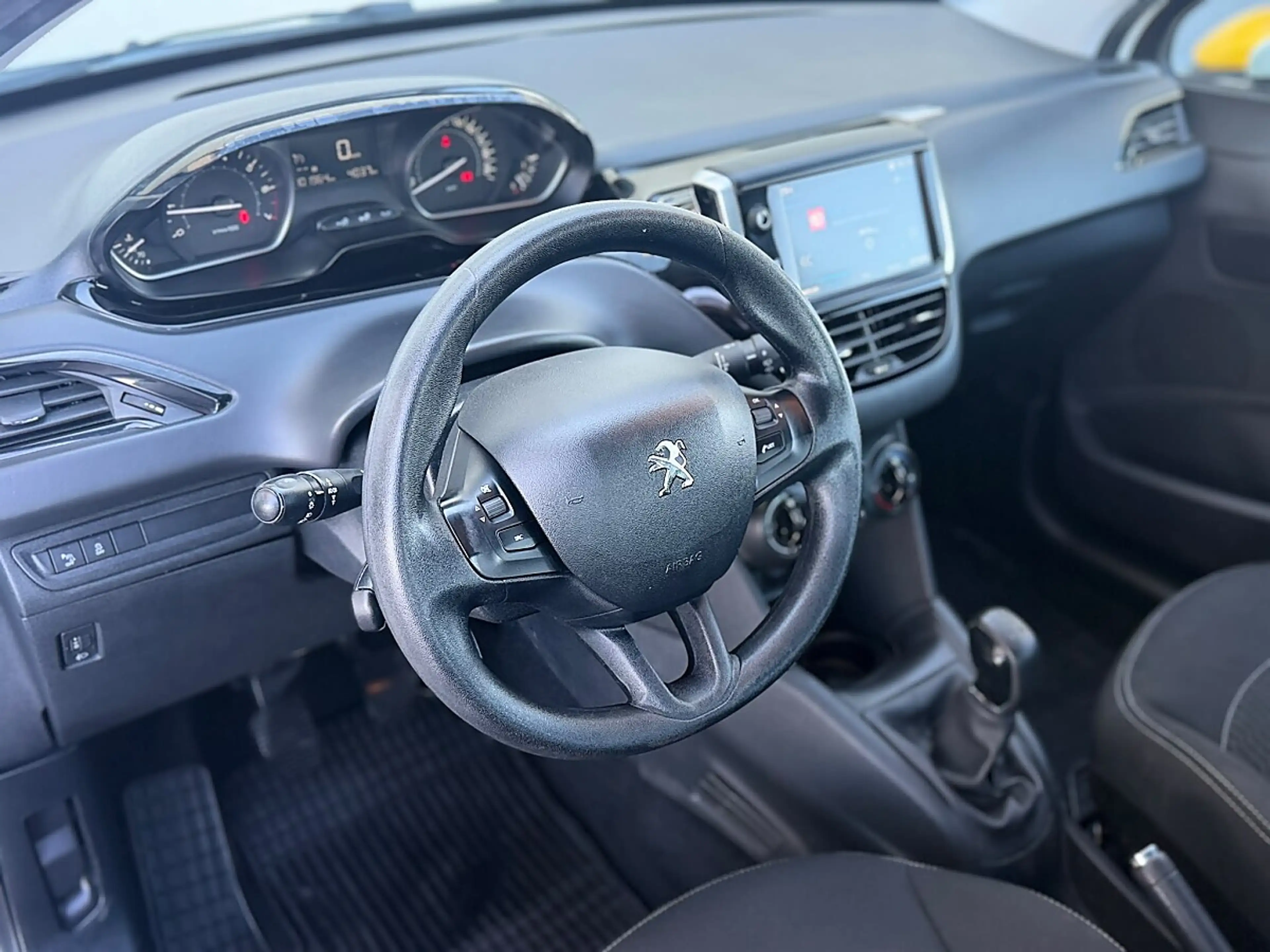 Peugeot 208 1.2 12V VTi/PureTech Active sehr gute Ausstattung — photo 13