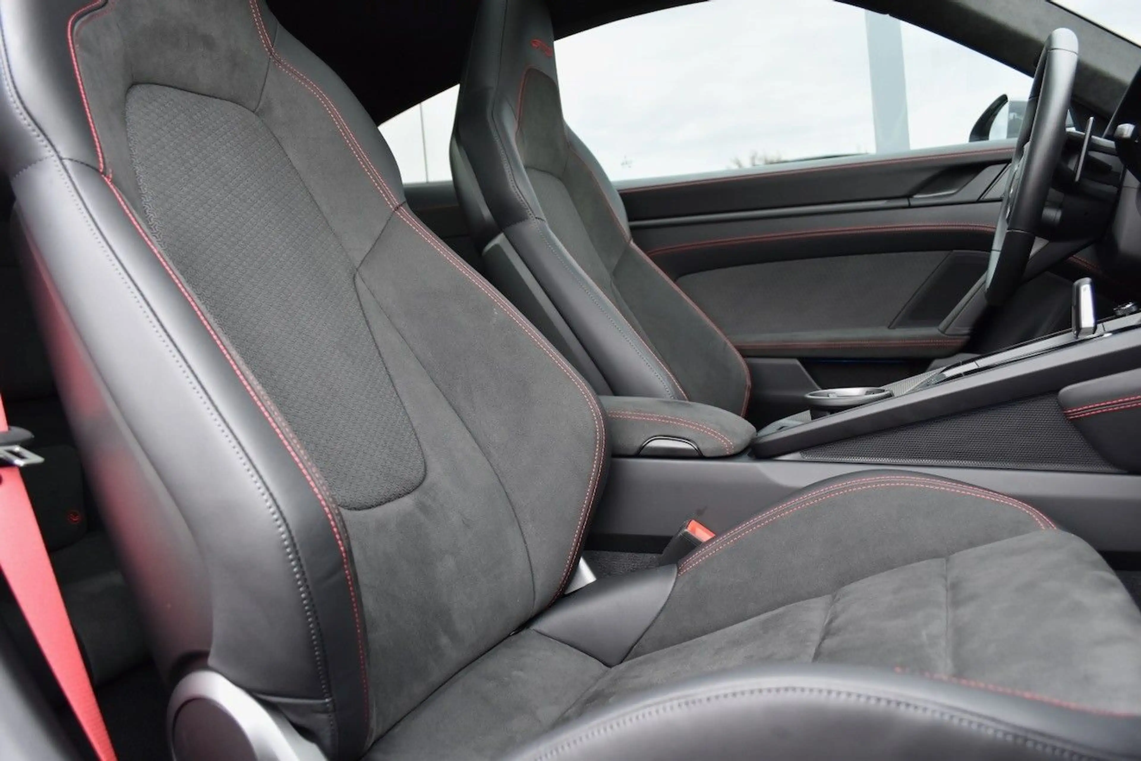 Porsche 992 911 CARRERA GTS CHRONO INNO MATRIX BOSE LIFT 360 — photo 11