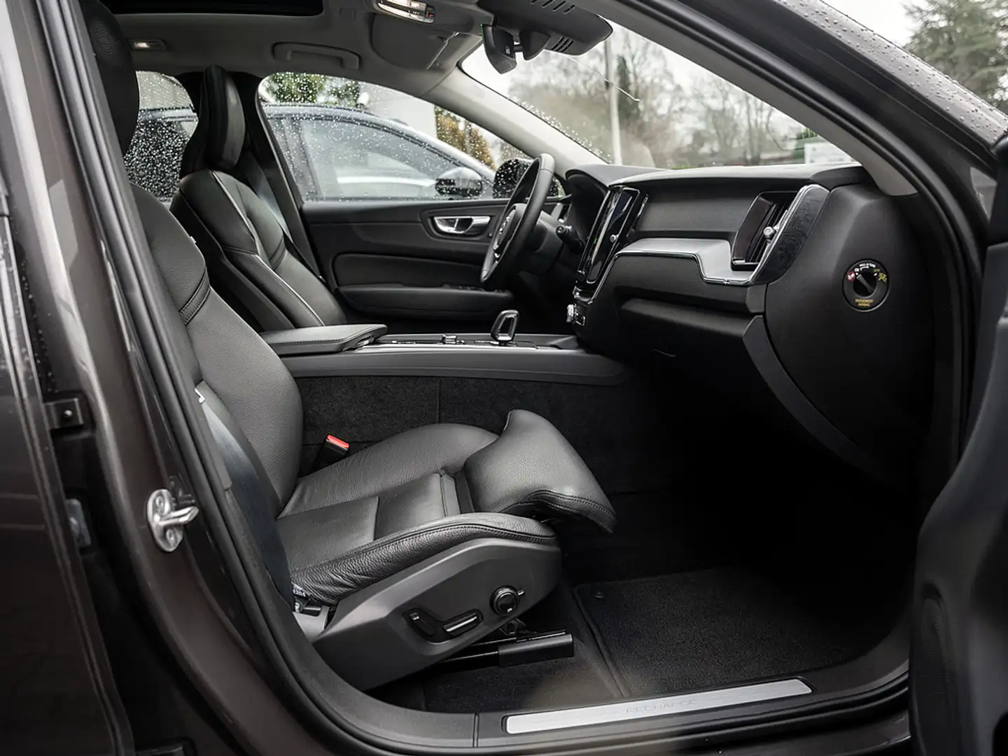 Volvo XC60 T8 AWD Plus Dark Grau - 2