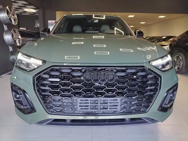 Audi Q5 view 2