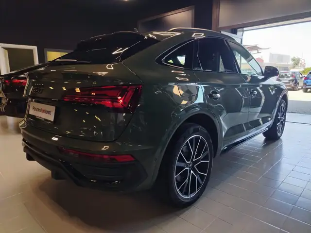 Audi Q5 view 6