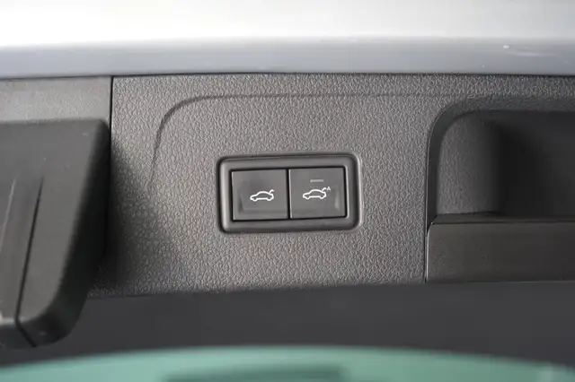 Volkswagen Passat view 8