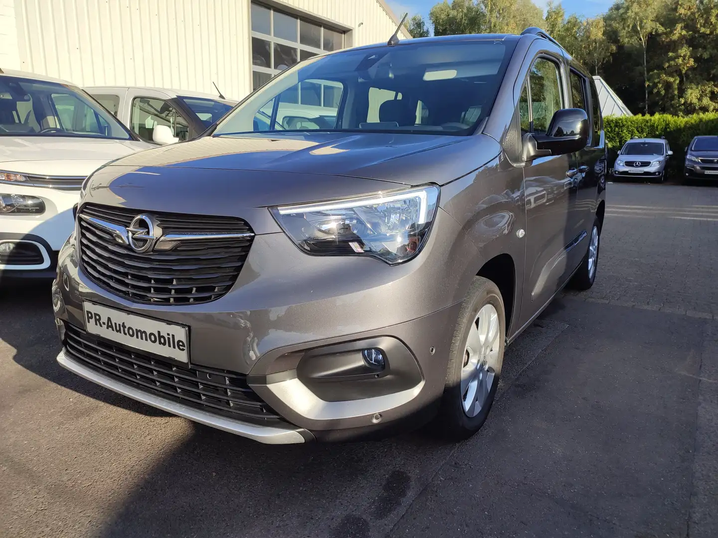 Opel Combo Life 1.2 Automatik/Navi/Klimaaut/Glasdach Grau - 1