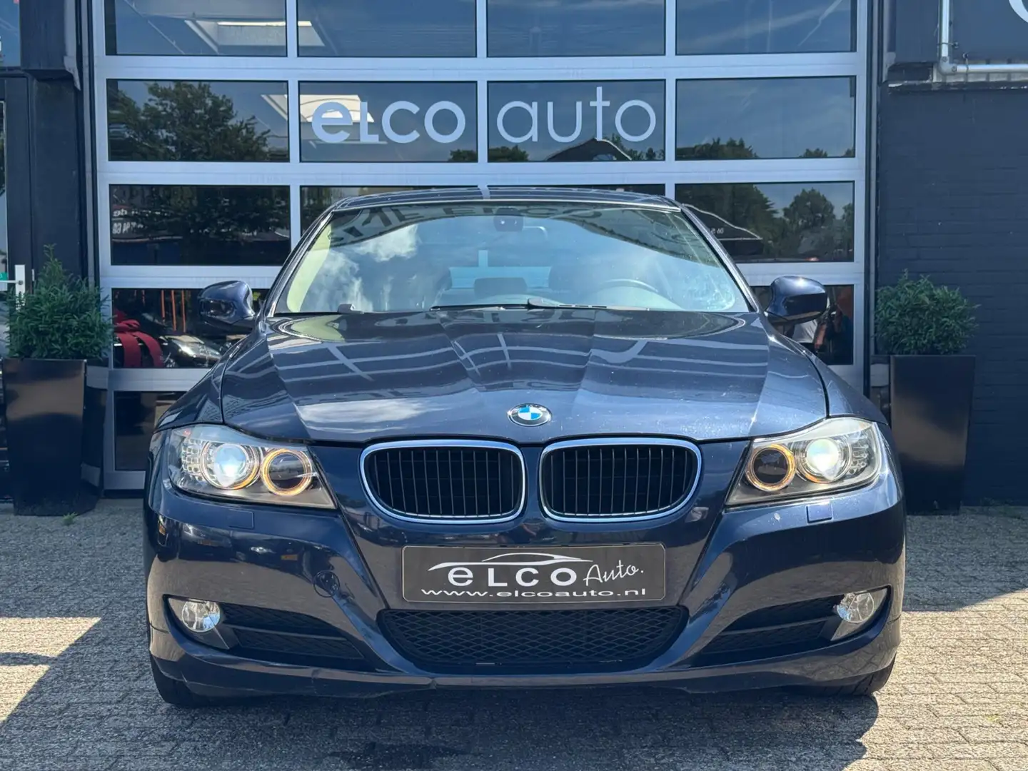 BMW 320 3-serie 320i High Executive / Navi / Sport / Xenon Blauw - 2