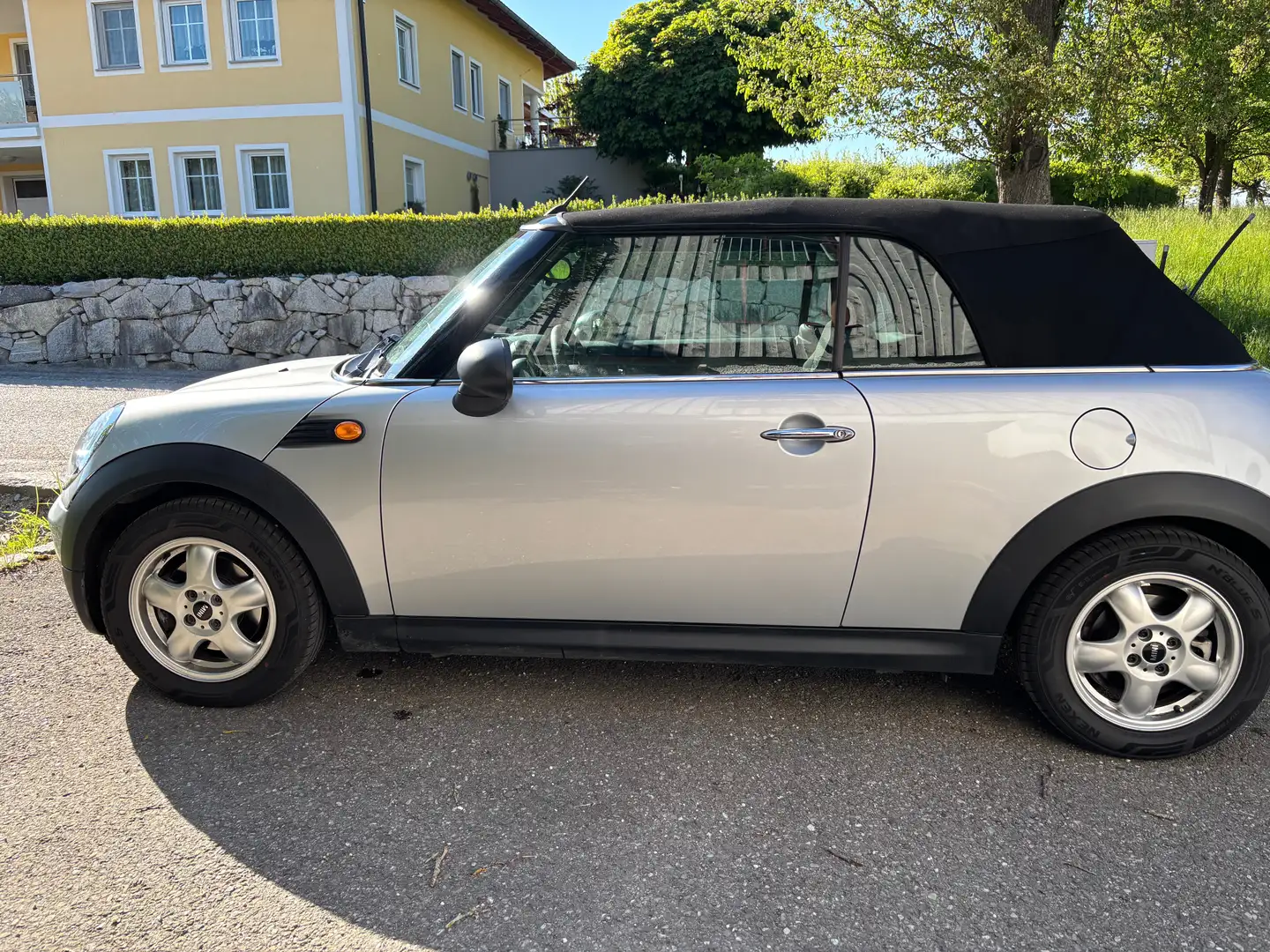 MINI One Cabrio MINI ONE Cabrio 1,6 ONE Silber - 1