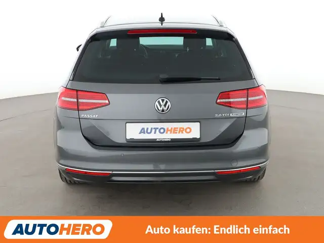 Volkswagen Passat view 5