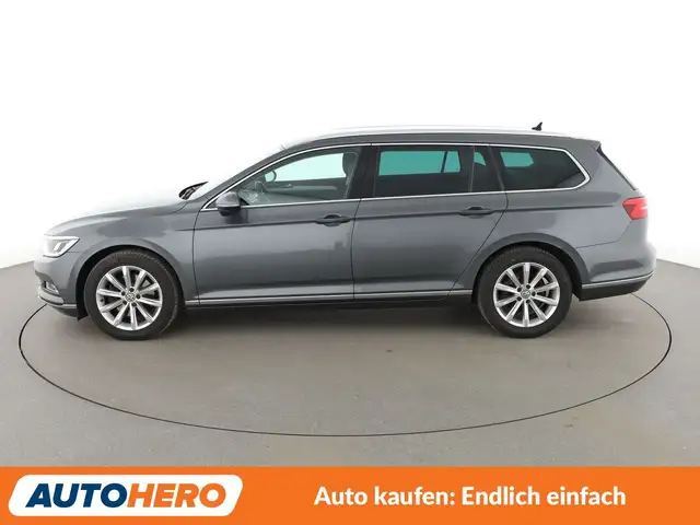 Volkswagen Passat view 3