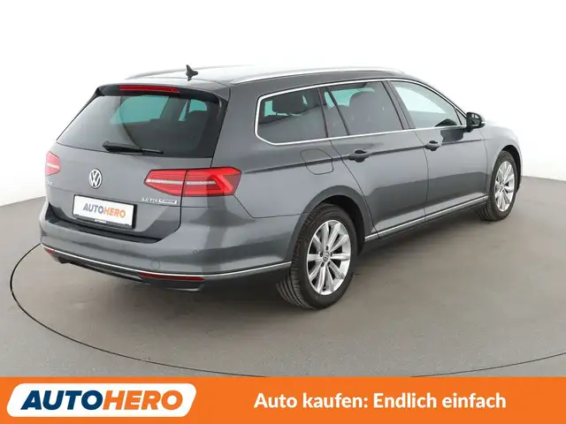 Volkswagen Passat view 6