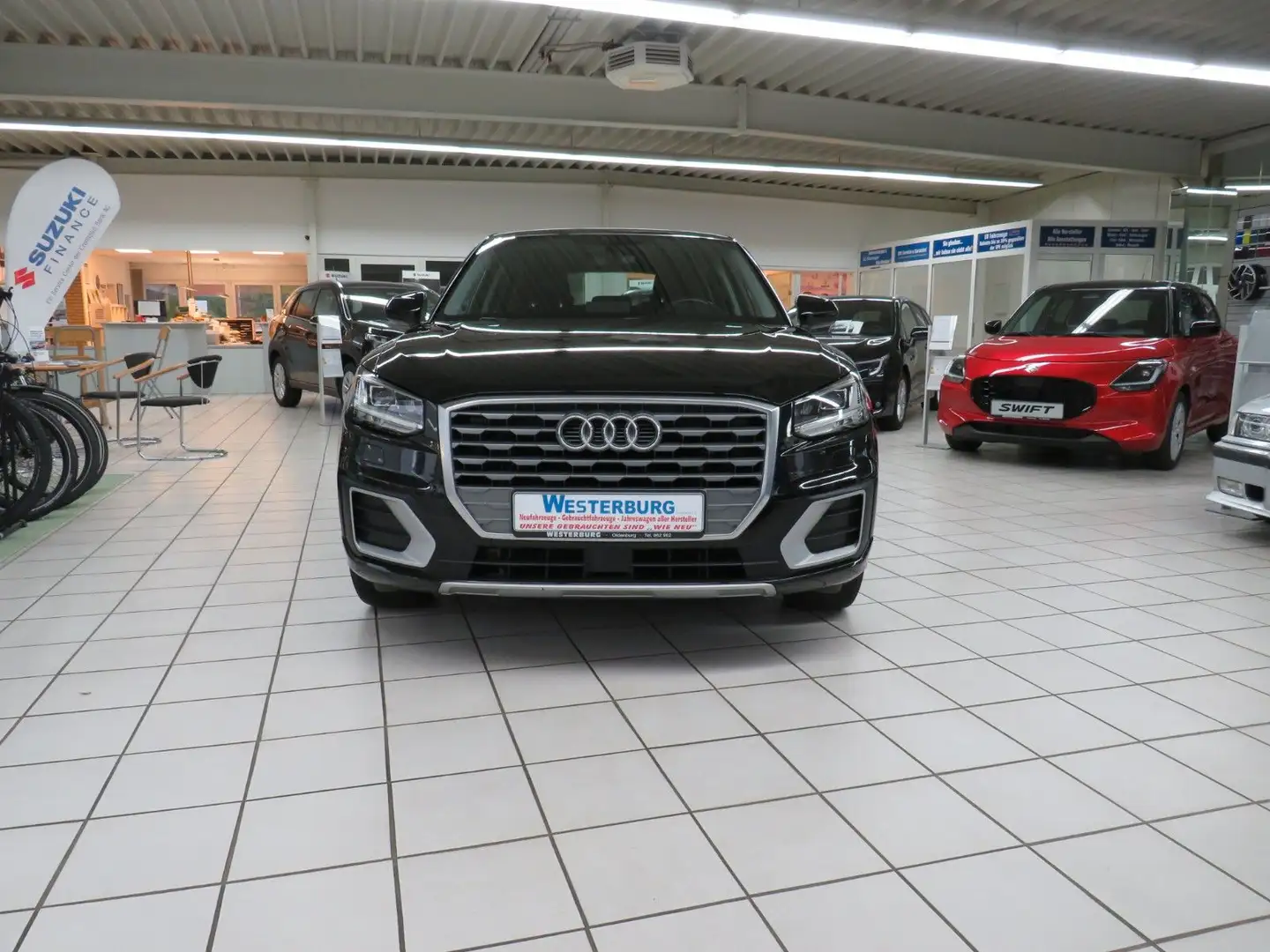 Audi Q2 1.4 TFSi Sport Automatik Schwarz - 2