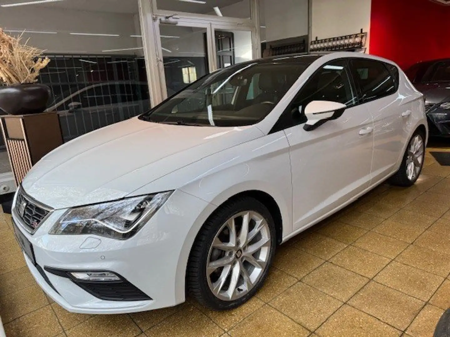 SEAT Leon FR Panoramadach Weiß - 1