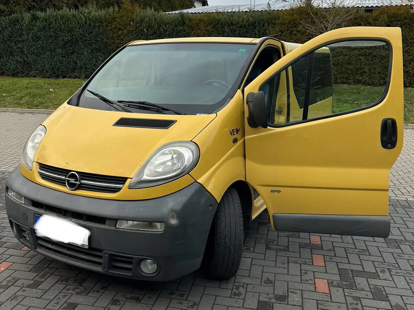Opel Vivaro Vivaro 2.5 CDTI L1H1 Life Amarillo - 2