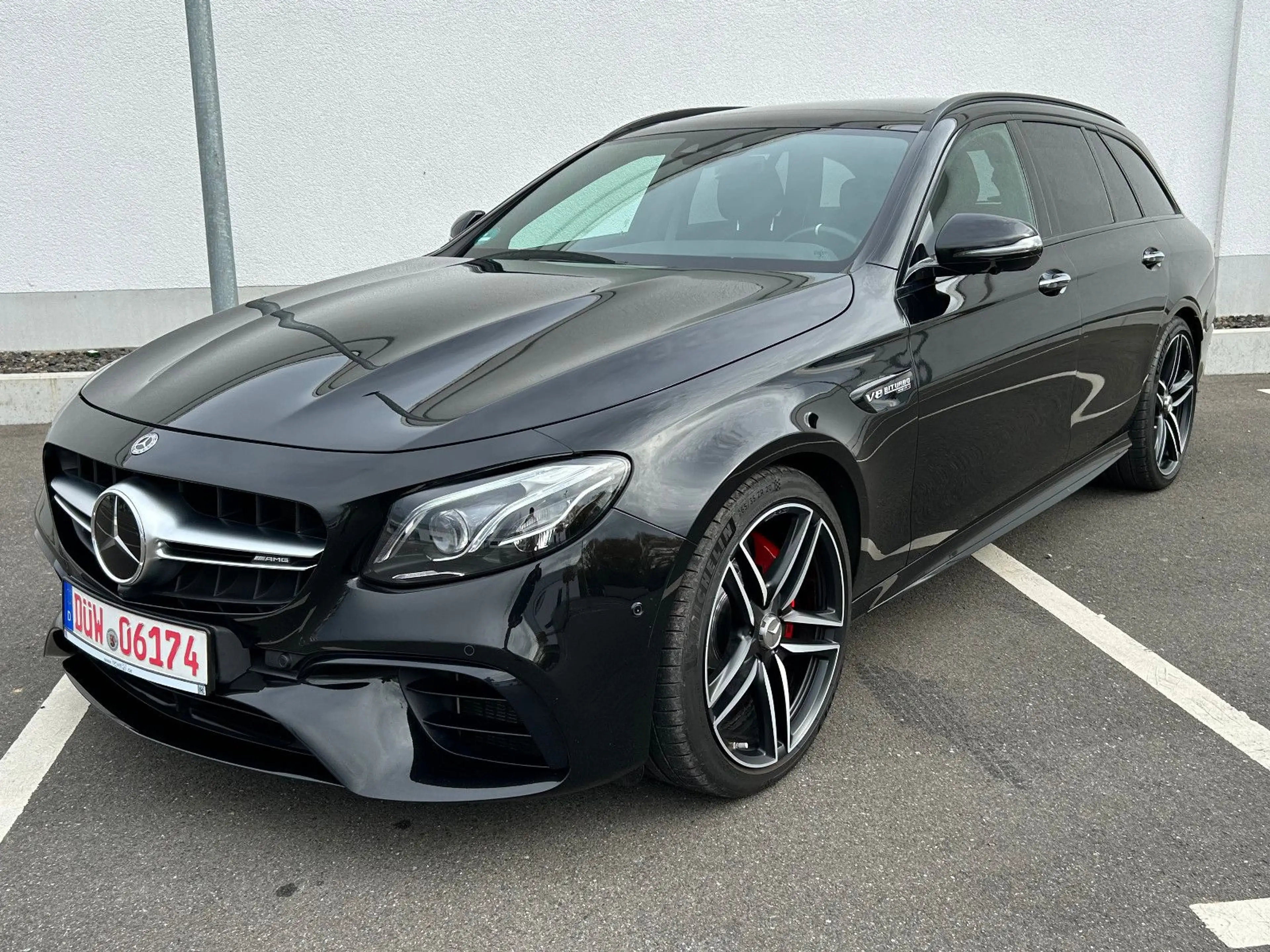 Mercedes-Benz E 63 AMG E 63S AMG *Performance*Pano*Burmester* — photo 3