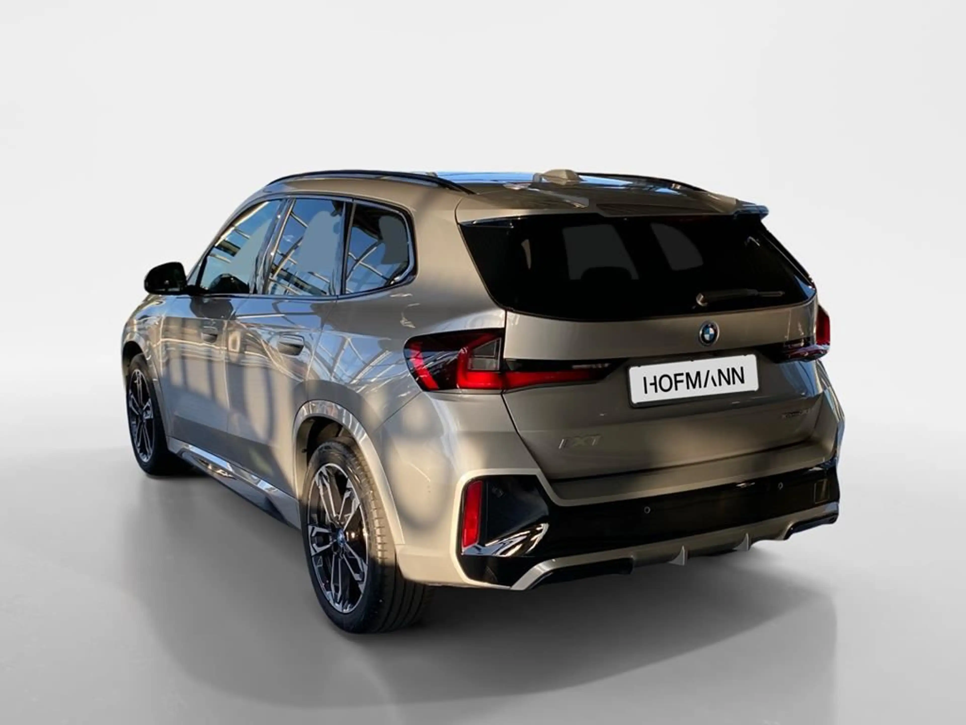 BMW iX1 M Sport Pro — photo 7