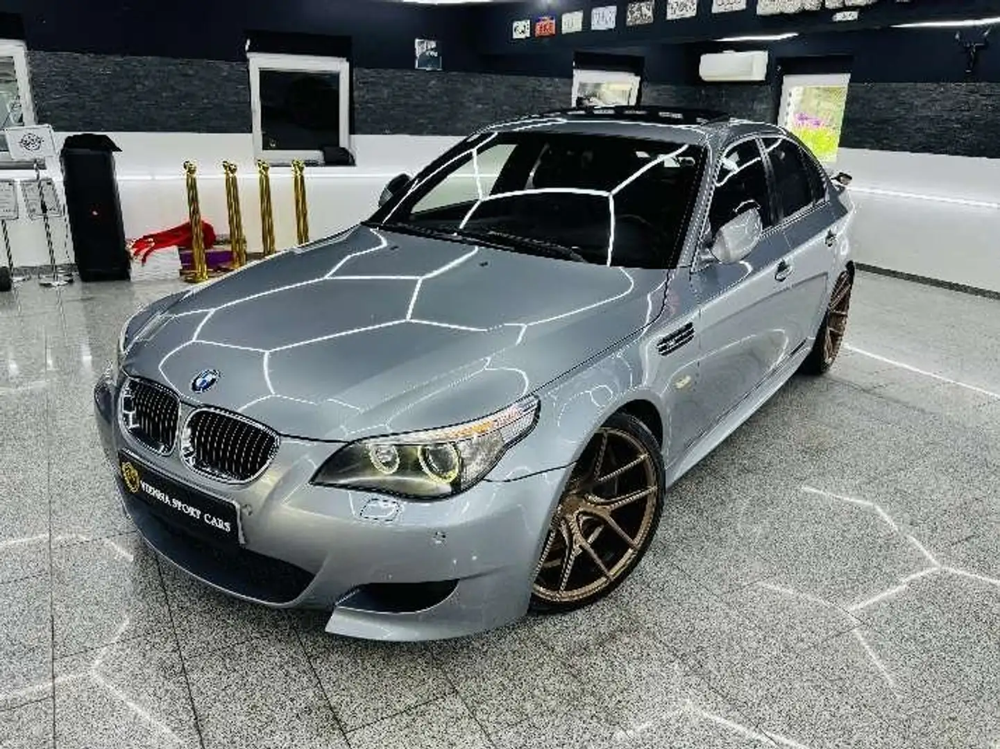 BMW M5 E60 V10 SMG*Wenig-KM*Servicegepflegt*Vieles-NEU* Grijs - 2