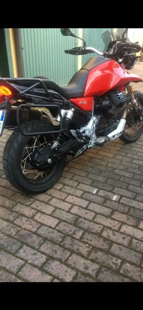 Moto Guzzi V 85 TT V 85 TT Rouge - 1