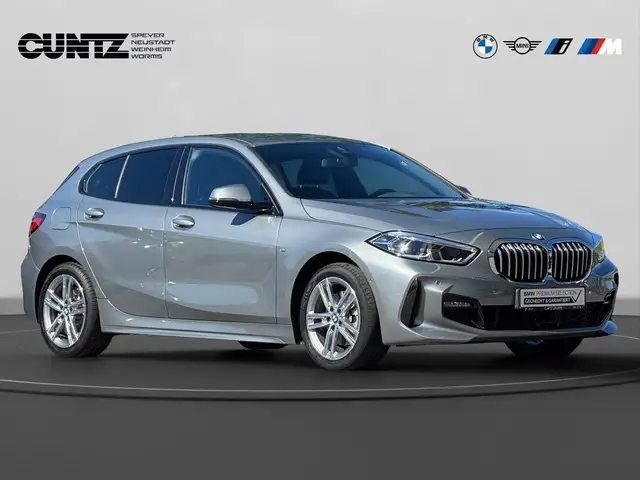 BMW 1 Series view 4