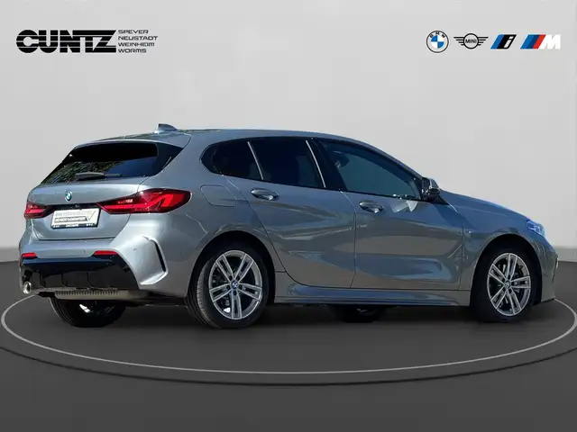 BMW 1 Series view 6