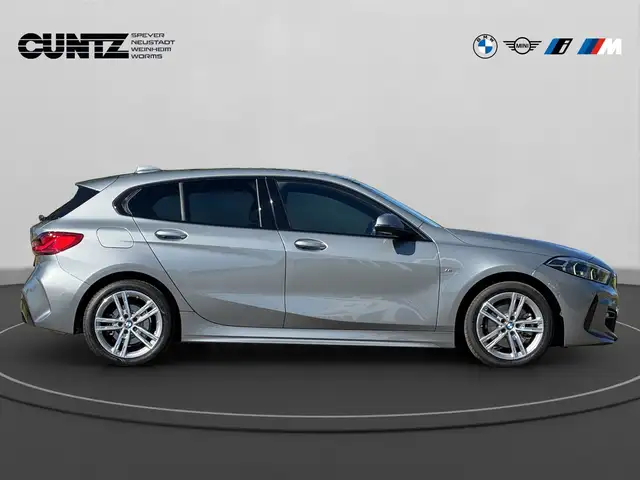 BMW 1 Series view 5