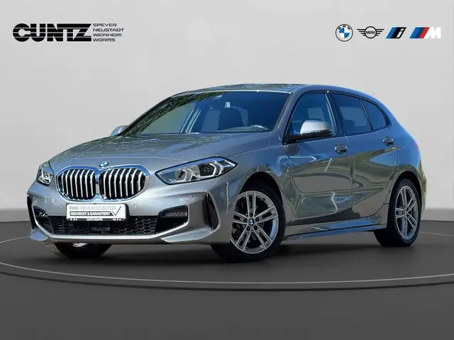 BMW 1 Series view 2