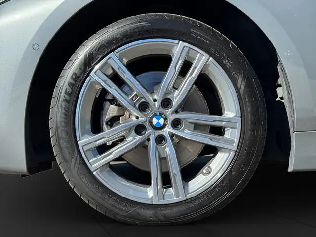 BMW 1 Series view 13