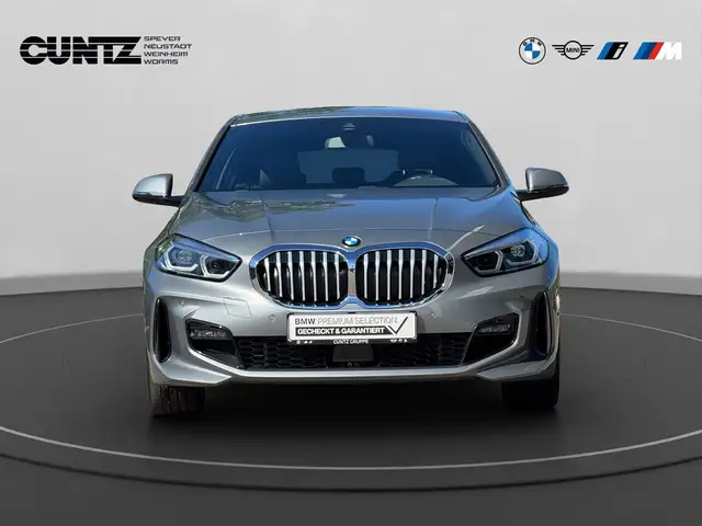 BMW 1 Series view 3