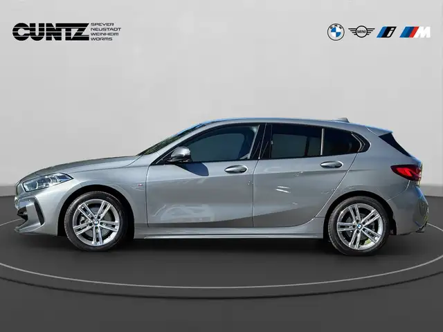 BMW 1 Series view 9