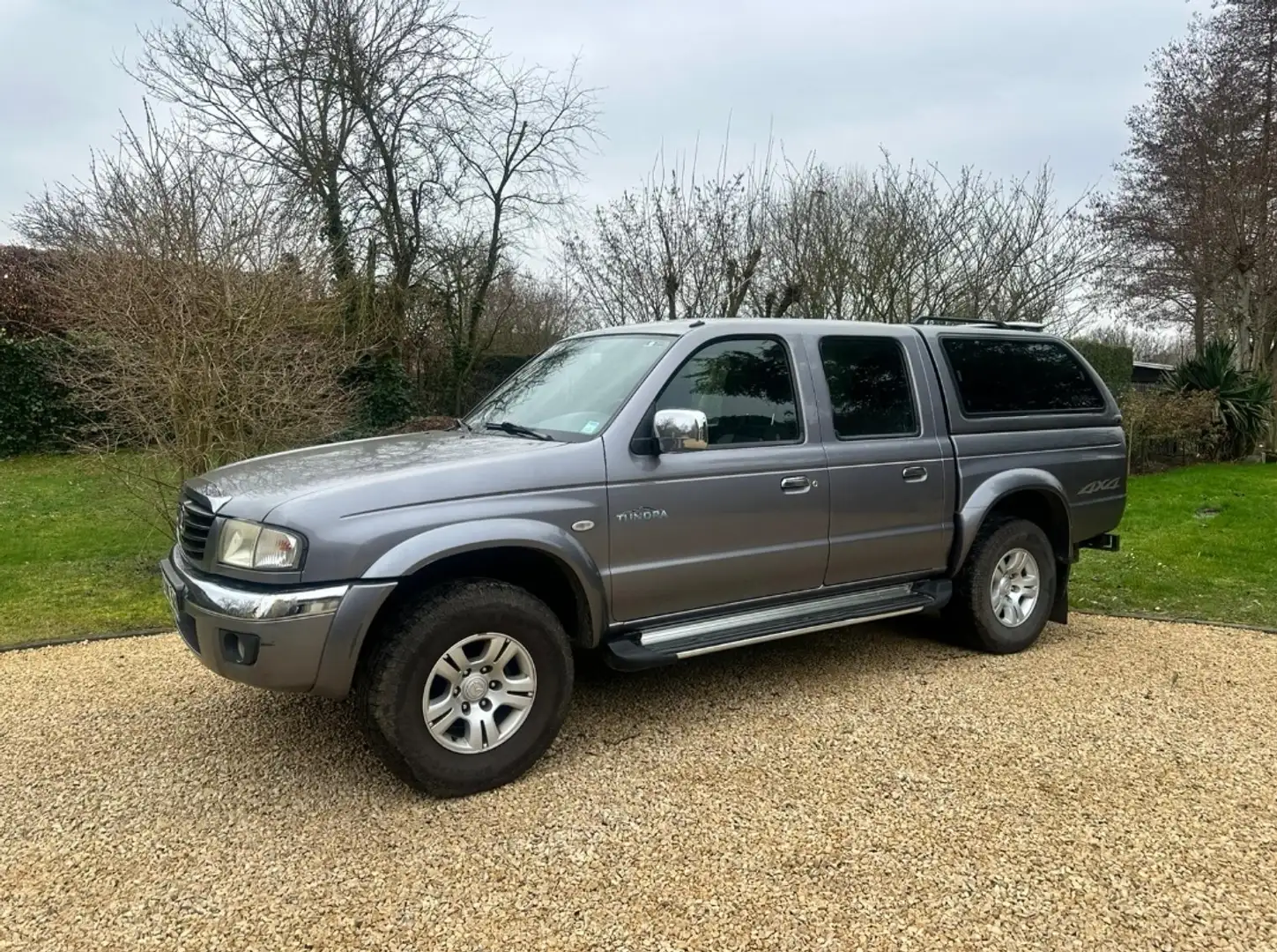 Mazda B Series 2.5 Turbo 4WD Grau - 1