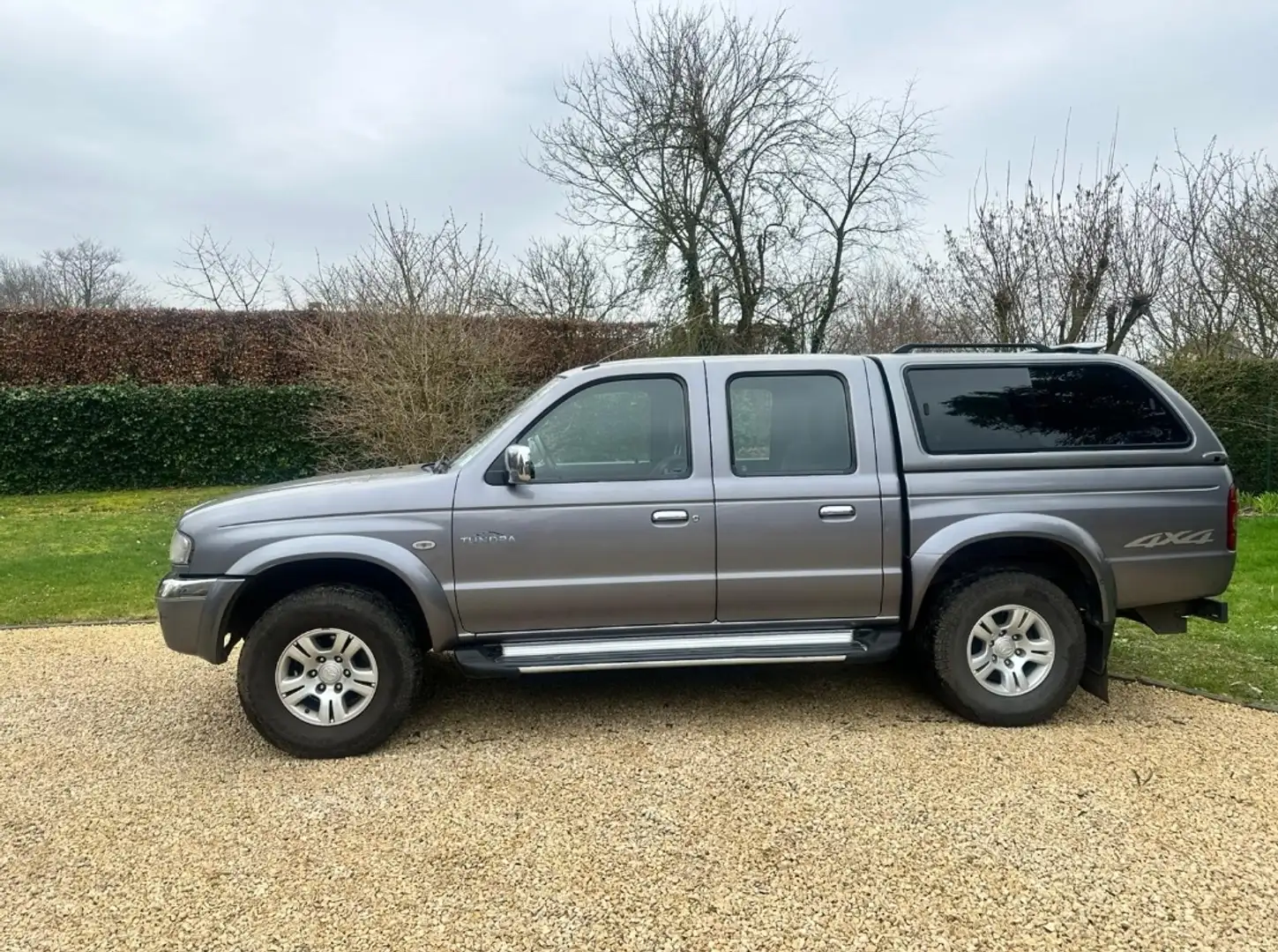 Mazda B Series 2.5 Turbo 4WD Grau - 2