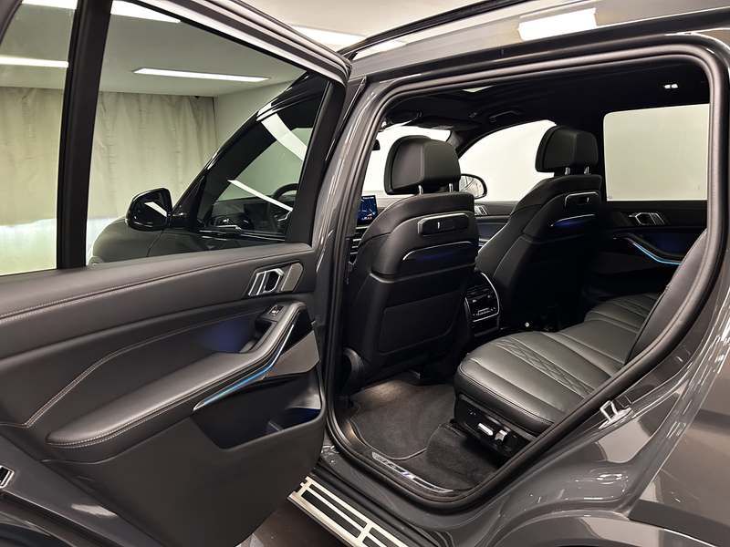BMW X7 xDrive40d — photo 15