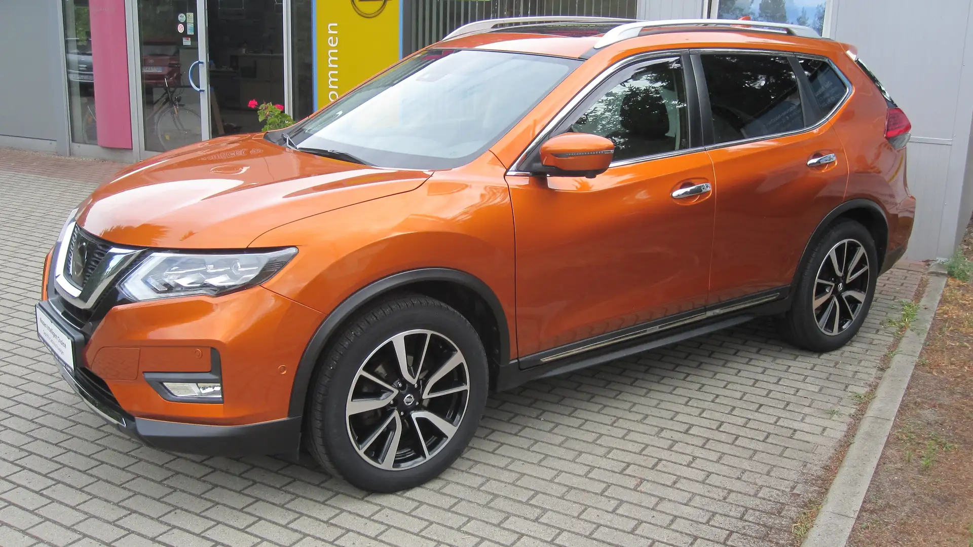 Nissan X-Trail 1.6 dCi ALL-MODE 4x4i Tekna Oranje - 1