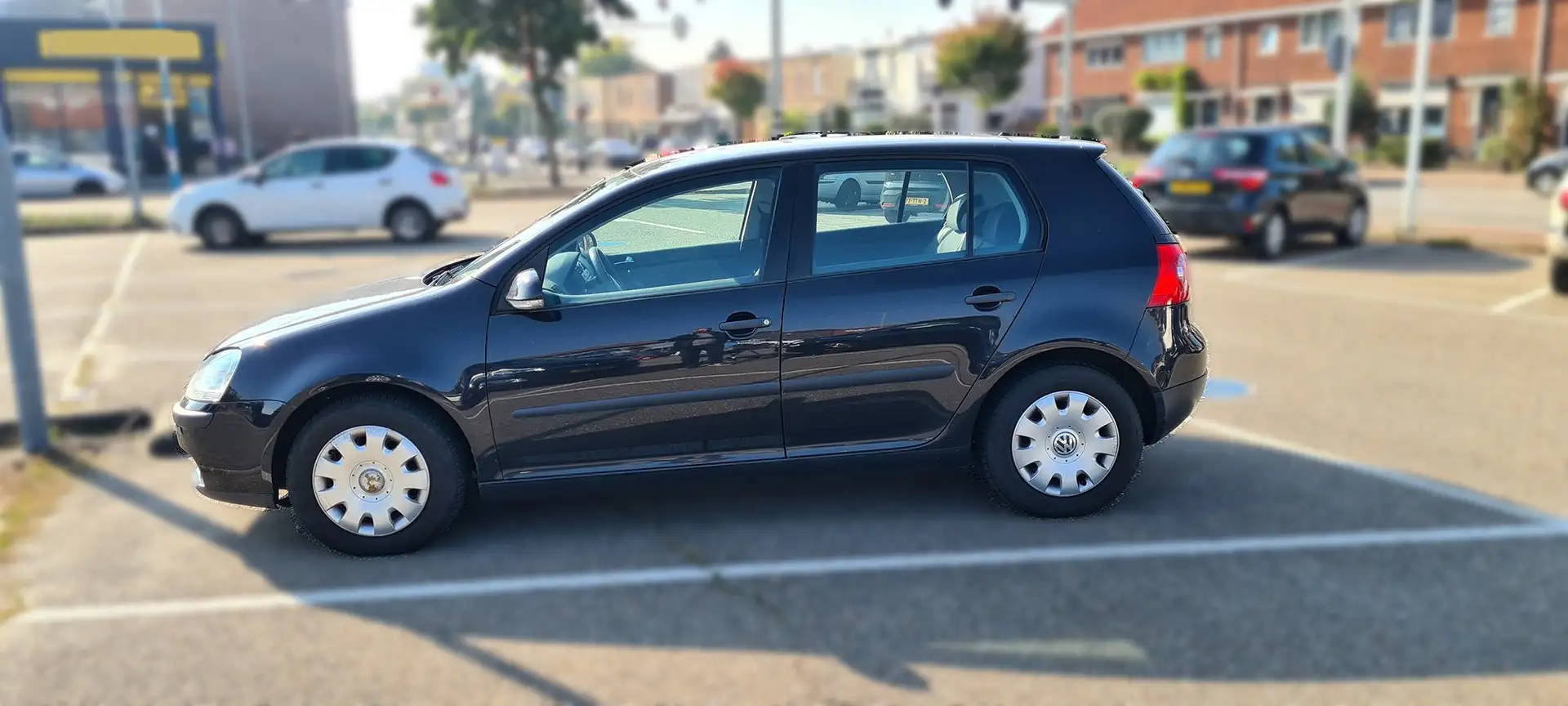 Volkswagen Golf Golf 1.6 FSI Turijn Zwart - 1