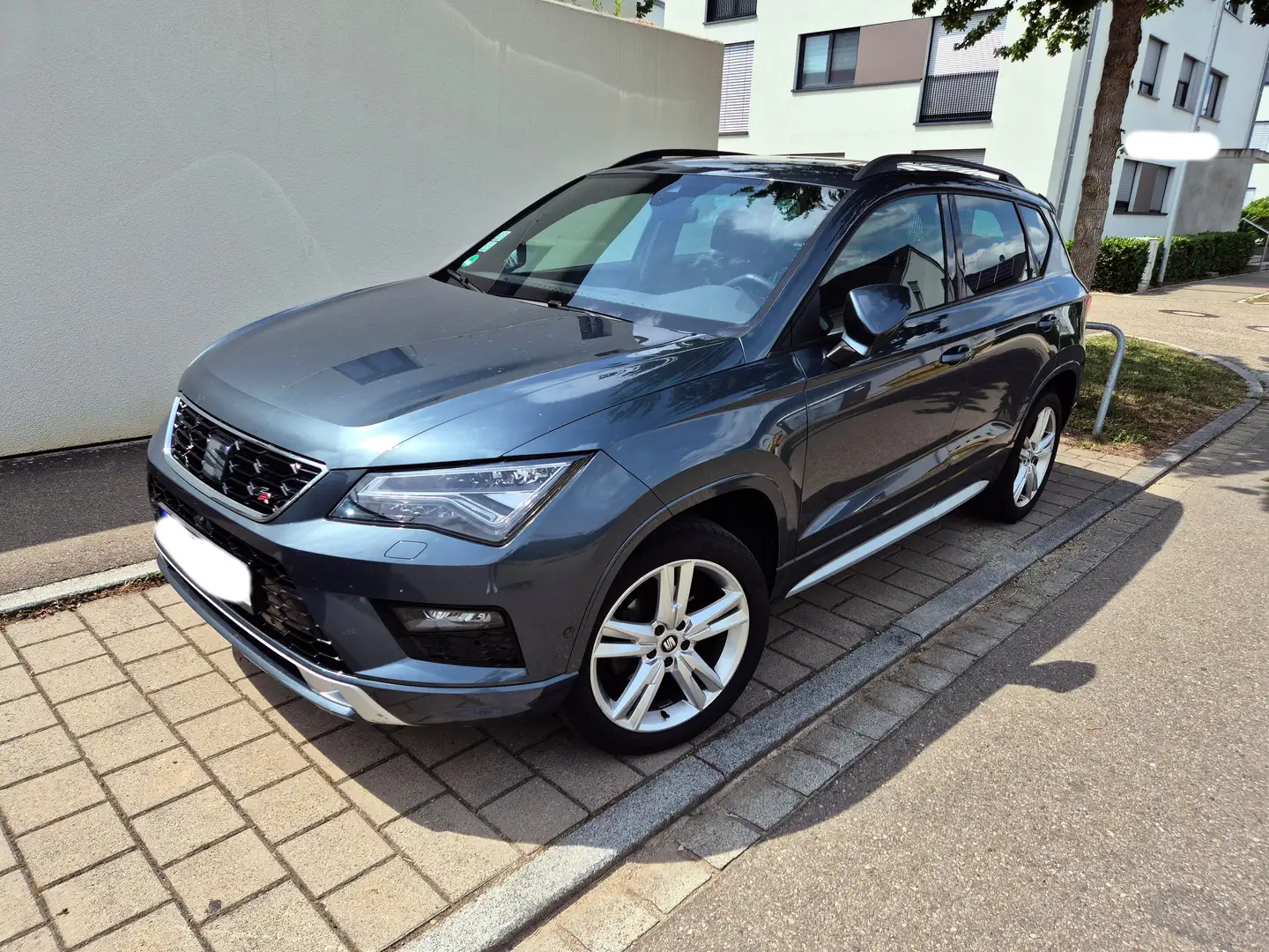 SEAT Ateca Ateca 1.5 TSI ACT DSG OPF FR Grau - 2