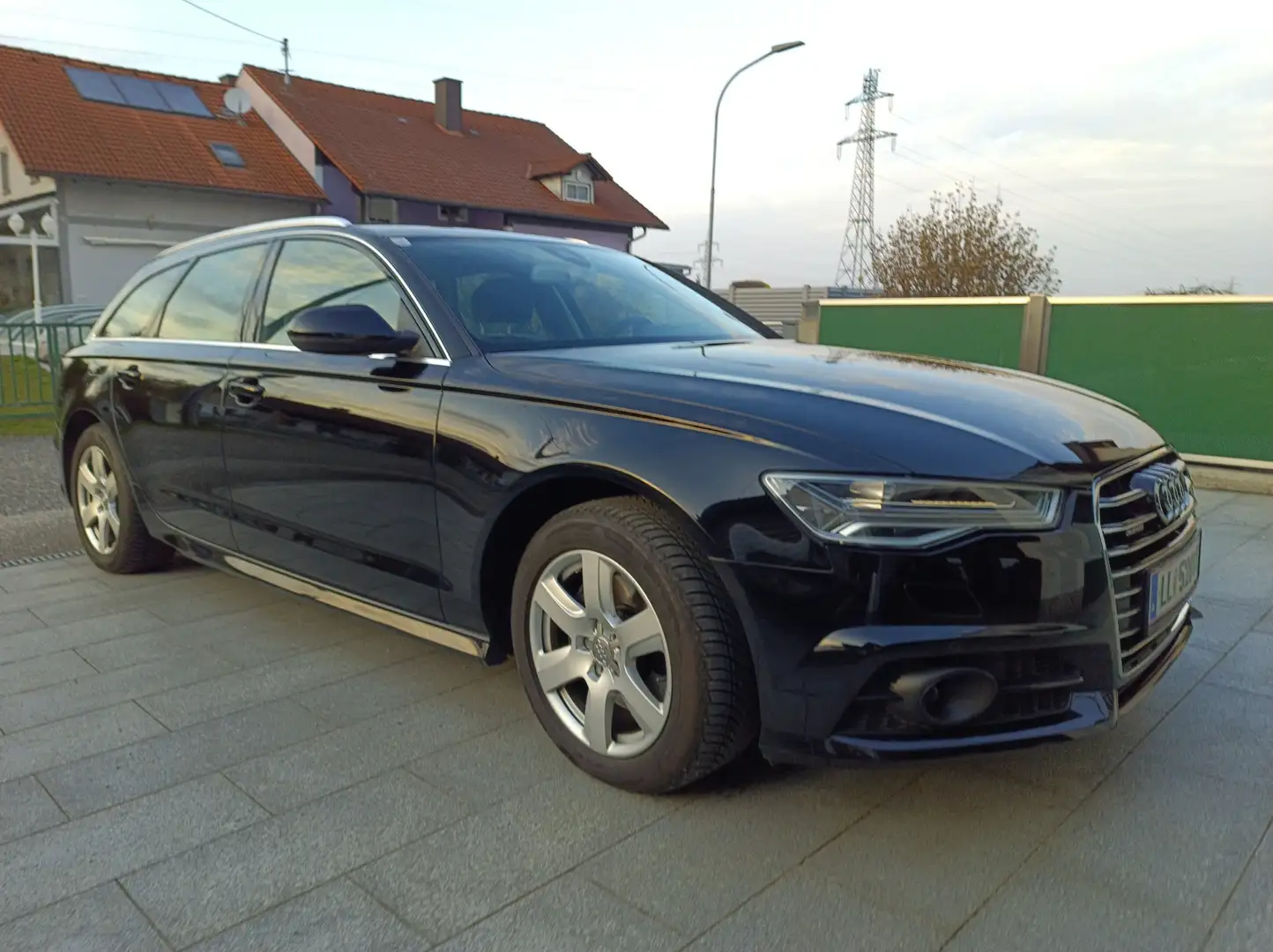 Audi A6 Avant 2.0 TDI quattro S tronic Schwarz - 1