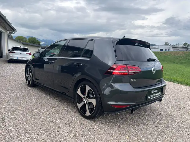 Volkswagen Golf view 6
