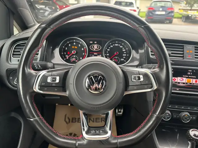 Volkswagen Golf view 14