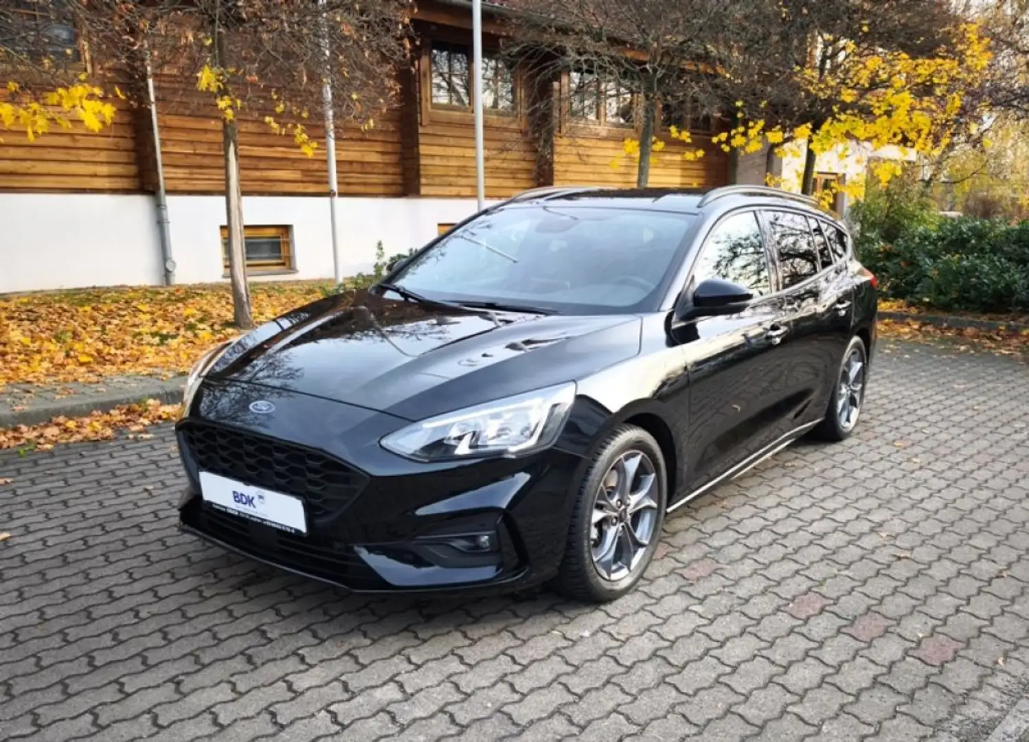 Ford Focus Turnier 1.0 EcoBoost Hybrid ST-LINE Schwarz - 2