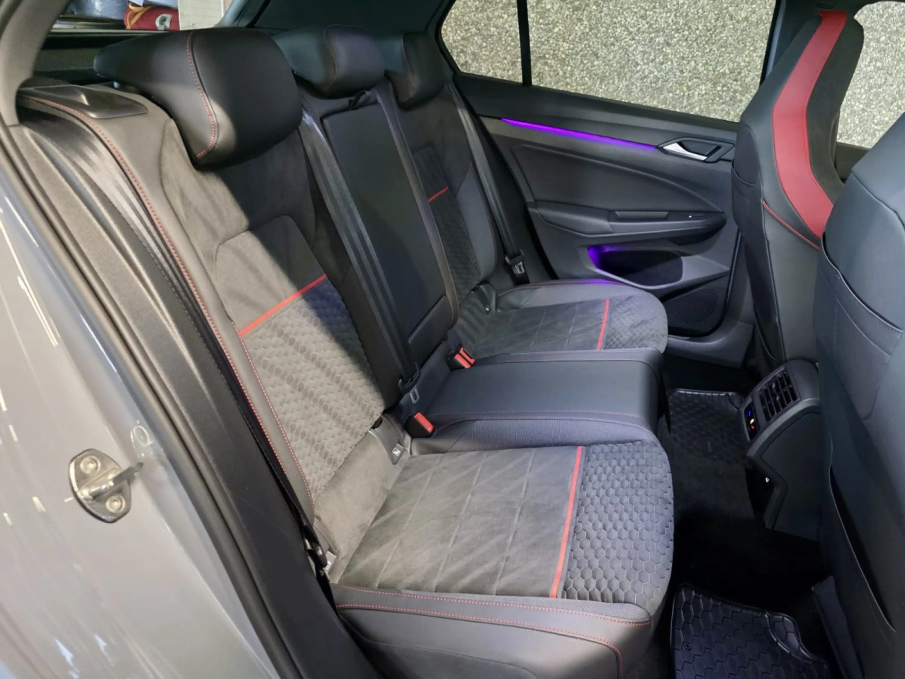 Volkswagen Golf GTI 2.0 TSI 300 CLUBSPORT ÉDITION 45 AKRAPOVIC DCC NUR — photo 6