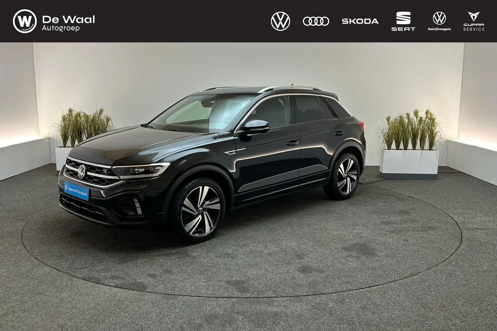 Volkswagen T-Roc 1.5 TSI 150pk DSG Sport Business R | R-Line, Park Schwarz - 1
