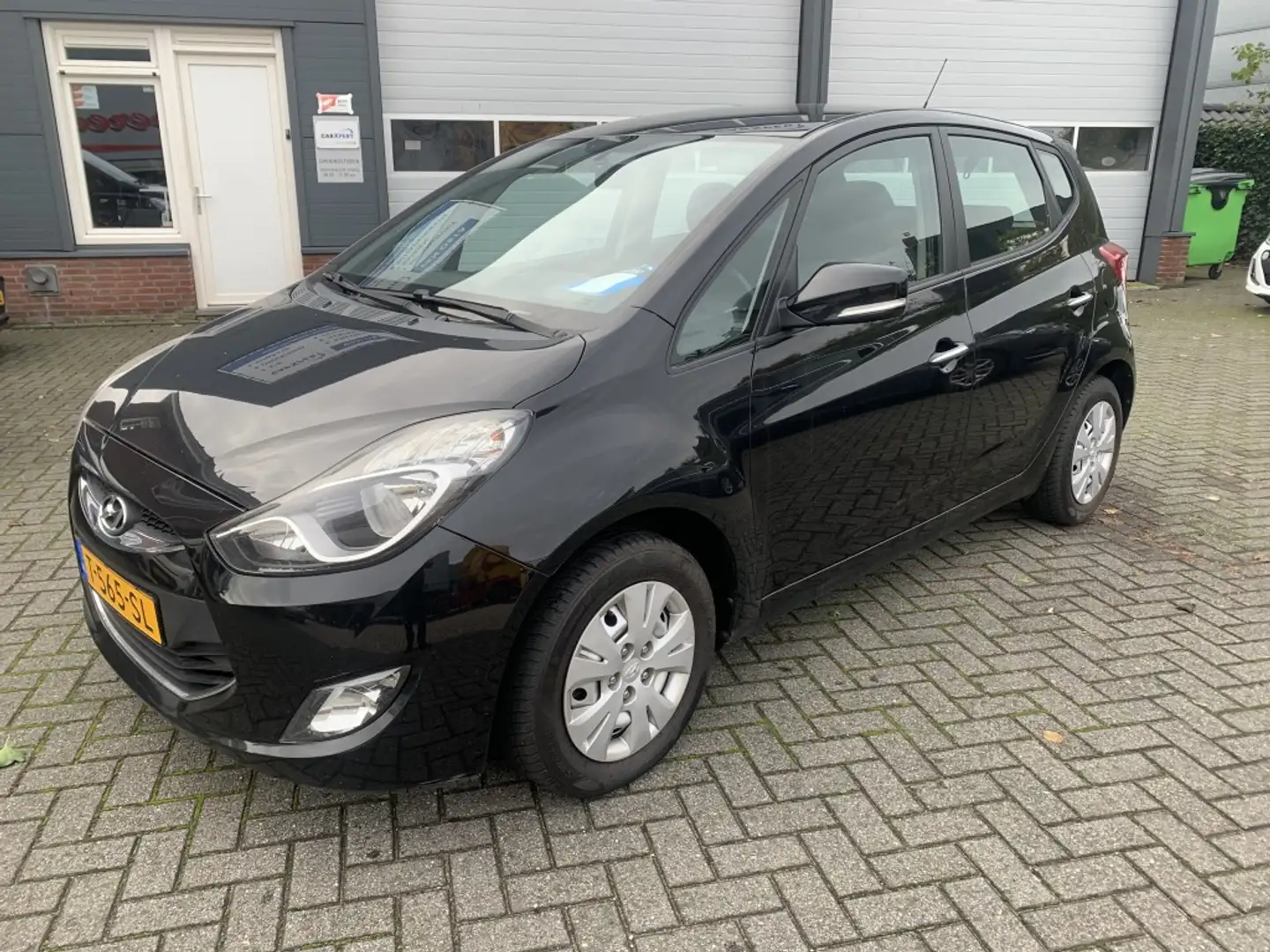 Hyundai iX20 1.4i i-Drive Zwart - 1